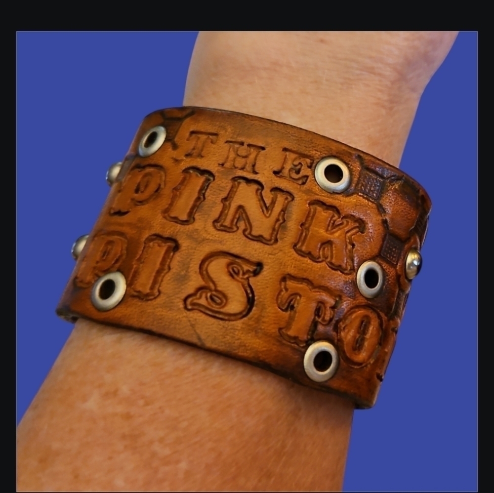 VTG THE PINK PISTOL Miranda Lambert Wide Studded Leather Snap Chunky Bracelet